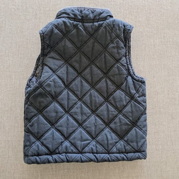 OshKosh Grey Quilted Vest Size 3T - Picture 2 of 5